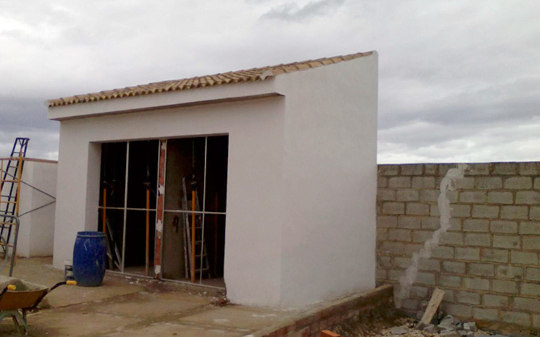 CONSTRUCCIÓN ASEOS ADAPTADOS PARA PERSONAS CON MOVILIDAD REDUCIDA EN EL CEMENTERIO MUNICIAL